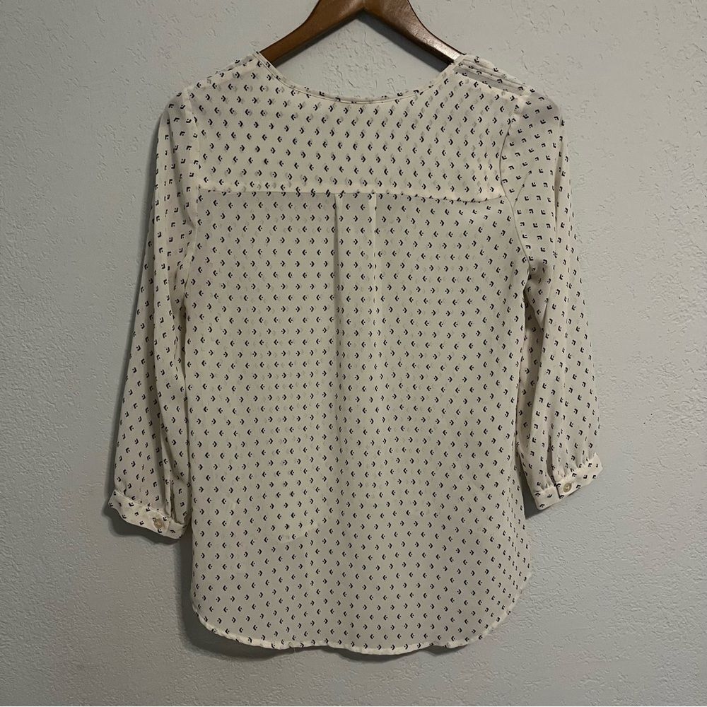 Anthropologie Pins & Needles Cream and Navy Printed Top - Picture 8 of 9